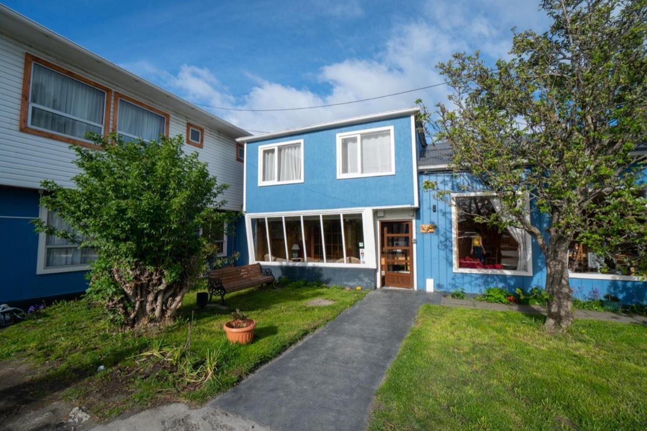 Hostal Los Pinos Puerto Natales Esterno foto