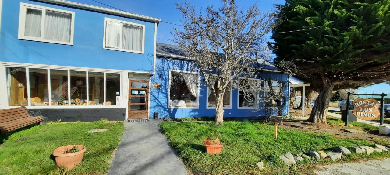 Hostal Los Pinos Puerto Natales Esterno foto
