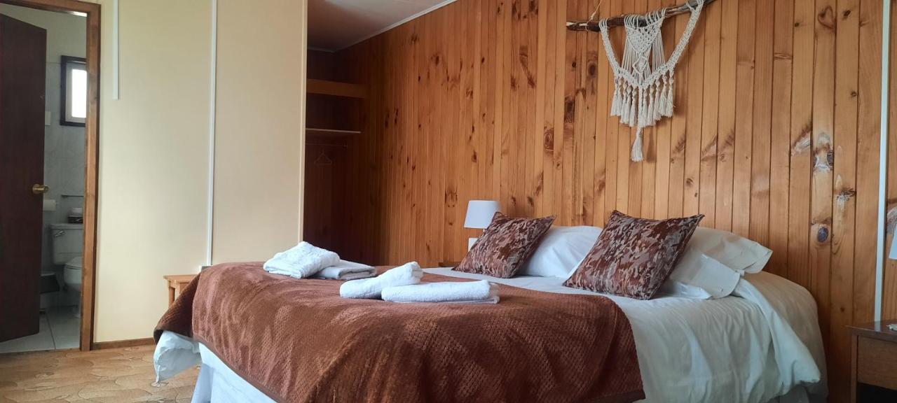 Hostal Los Pinos Puerto Natales Esterno foto