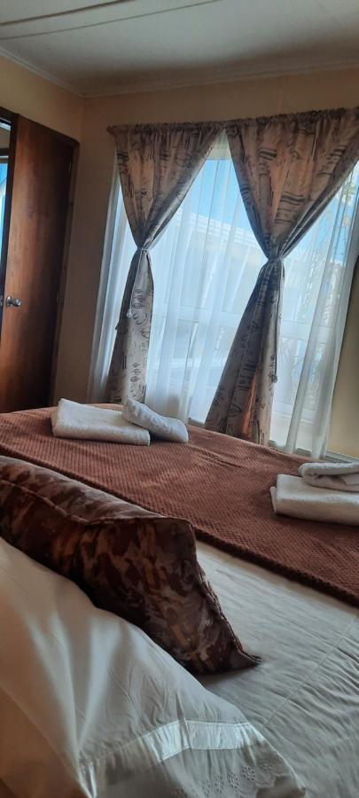 Hostal Los Pinos Puerto Natales Esterno foto