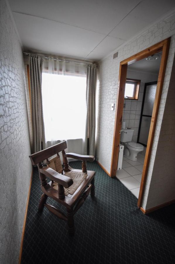 Hostal Los Pinos Puerto Natales Esterno foto